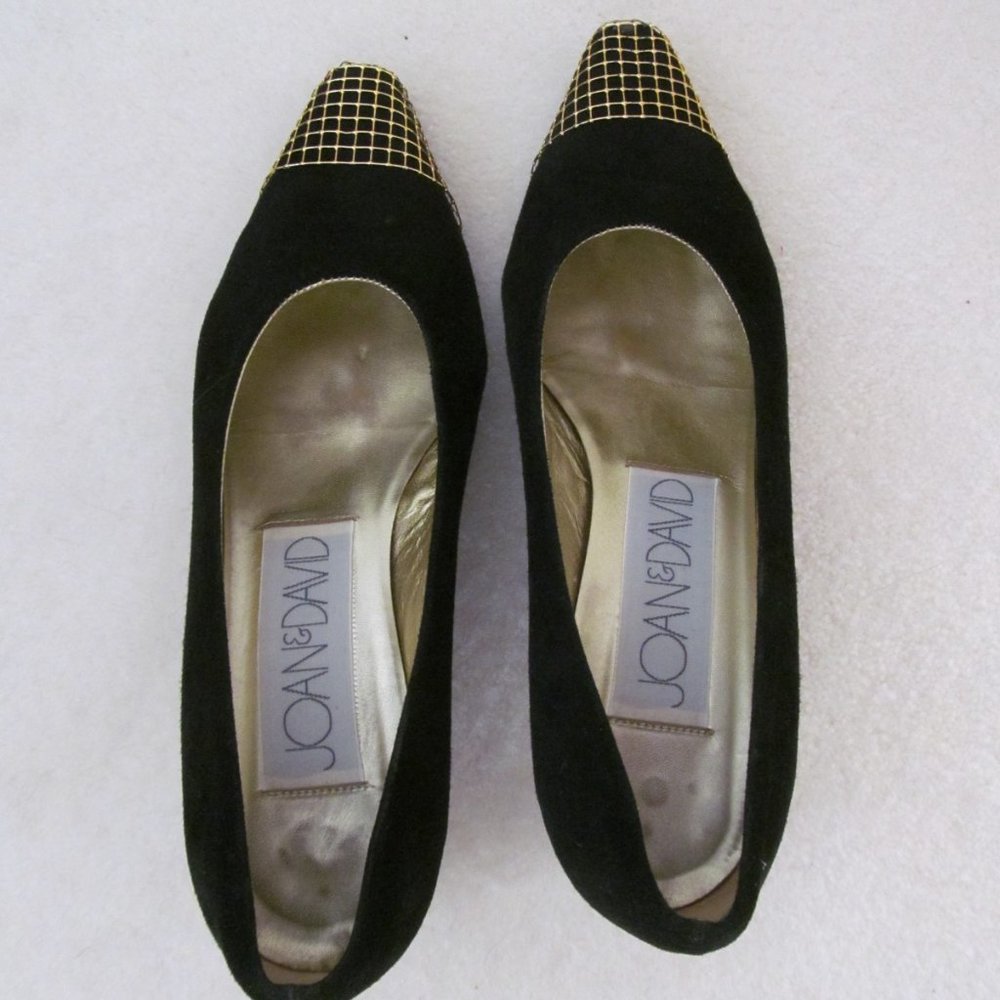 JOAN & DAVID BLACK SUEDE W/ GOLD ON TOES PUMPS 8 M